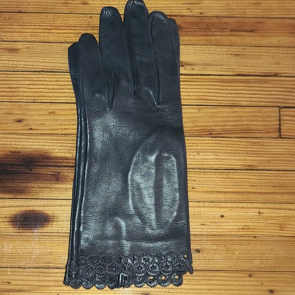 VINTAGE GLOVES GROUP OF FIVE - Picture 12 of 15